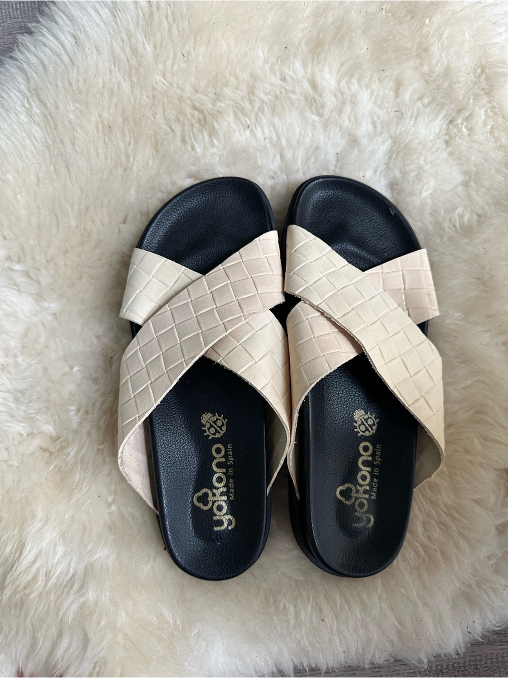 Yokono Women's White Crisscross Slide Sandals